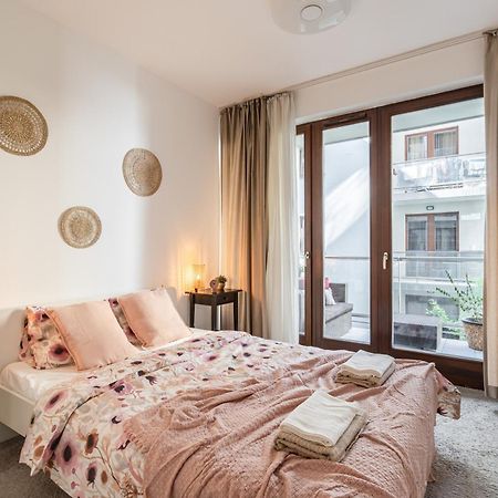 Home Of Serenity - 2 Bdr, Free Parking And Terrace 布达佩斯 外观 照片